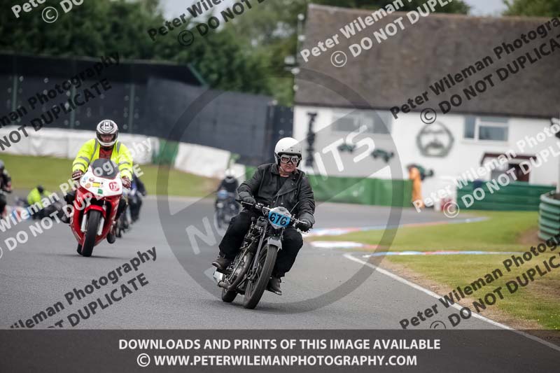 Vintage motorcycle club;eventdigitalimages;mallory park;mallory park trackday photographs;no limits trackdays;peter wileman photography;trackday digital images;trackday photos;vmcc festival 1000 bikes photographs